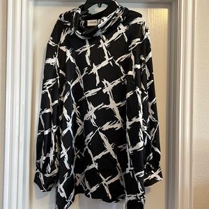 Woman’s Chico black and white Blouse, Size Chicos 3 (12-14)
